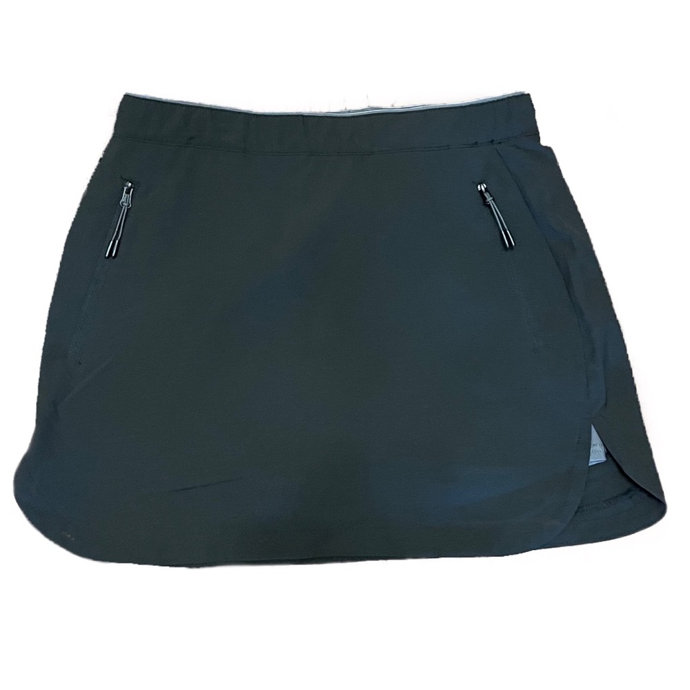 New/never worn gray tennis skirt with zipped pockets!